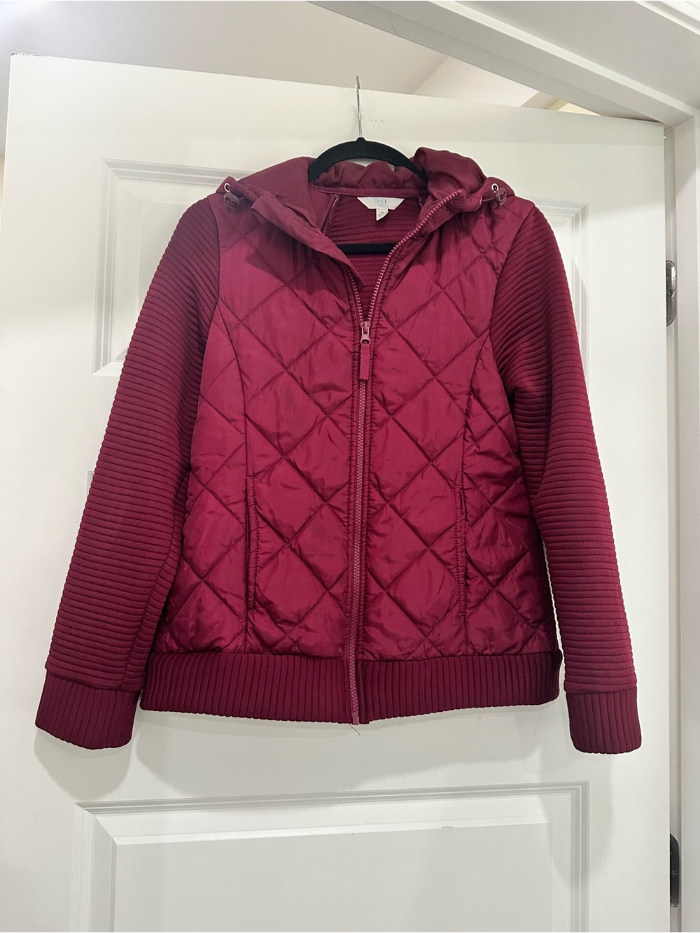 Time and Tru Burgundy Quilted Puff Zipper Jacket/Hoodie
